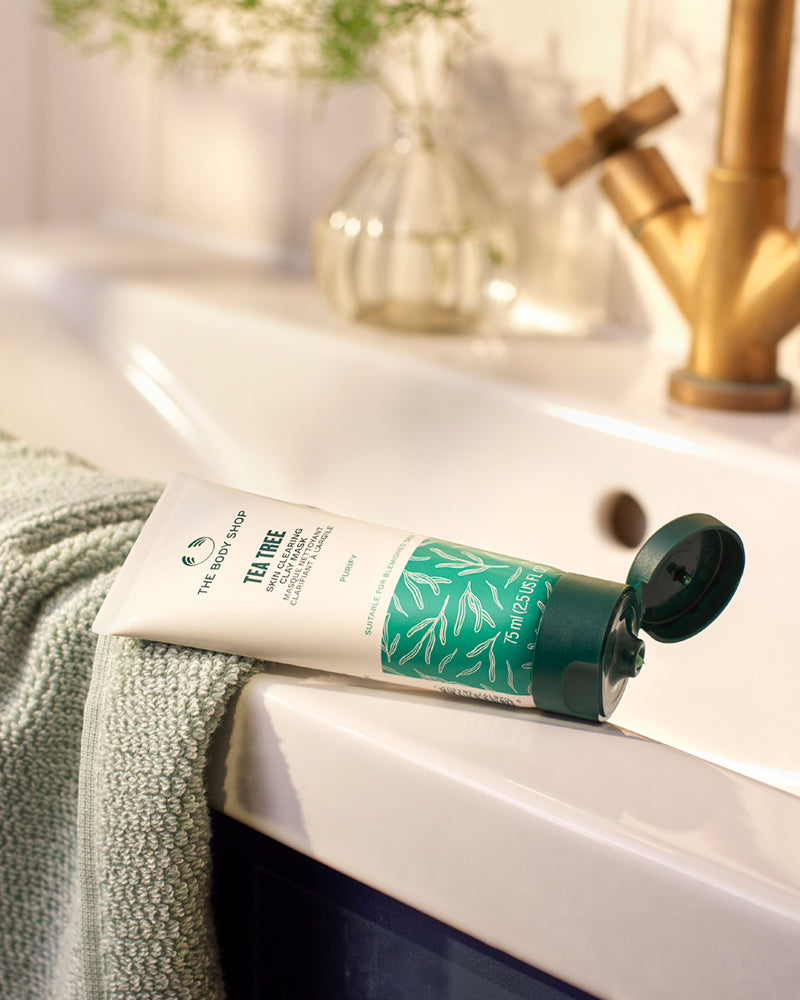 The Body Shop Tea Tree Skin Clearing Clay Mask